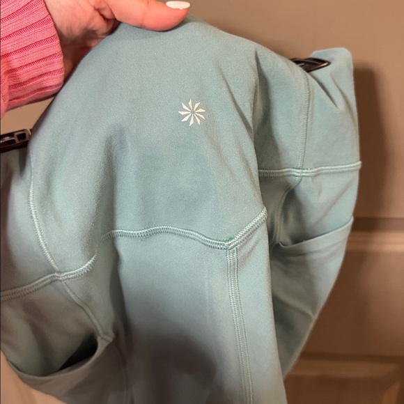 Athleta • Salutation Stash Pocket 7/8 Tights Leggings EUC - Picture 5 of 6